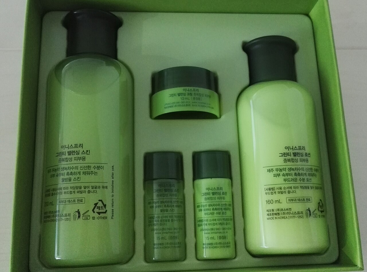Korean skincare set (Innisfree)